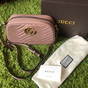 Gucci marmont medium size porcelain